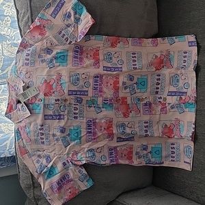 Pixar Turning Red boyfriend tshirt. Size small.